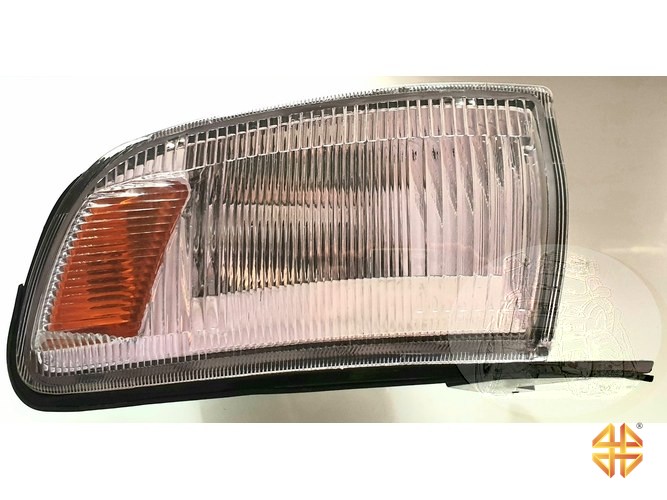 Габарит NISSAN SAFARI Y61 белый