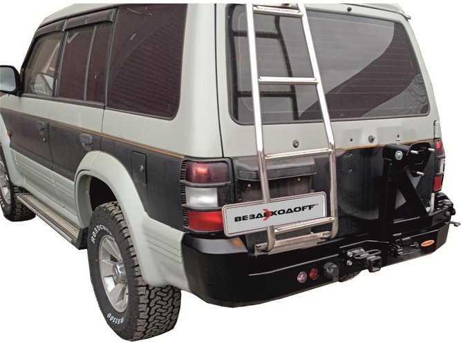 Бампер силовой задний Mitsubishi Pajero II MN 133633-VDR с калиткой запасного колеса