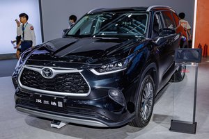 Toyota Highlander 2.0 AT 4WD, 2026, новый